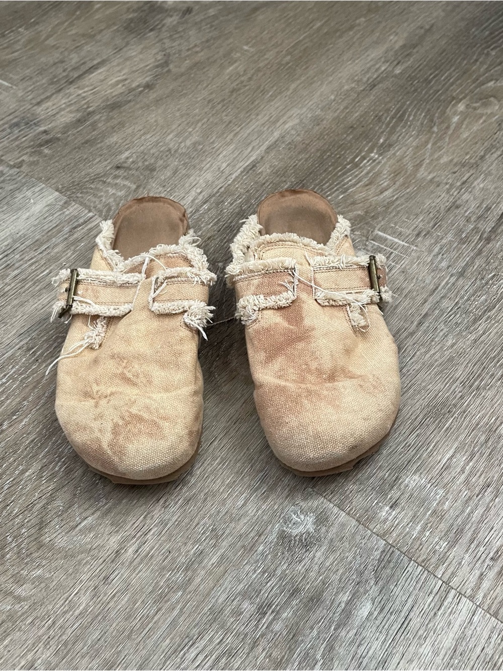 Boho frayed canvas mule clogs women’s size 7 beige distressed buckle shoes